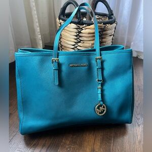 Michael kors tote bag